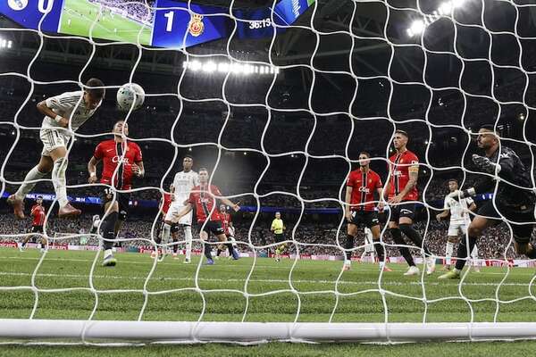 Real Madrid remonta y lidera - Fútbol Internacional - ABC Color