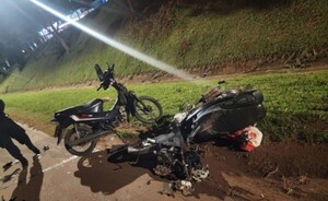 Dos motociclistas lesionados en accidente rutero en Santa Rita 