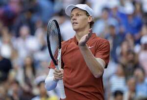Sinner reacciona a tiempo ante Shapovalov y pisa octavos del US Open  - Polideportivo - ABC Color