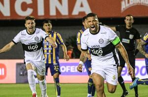 Olimpia revive a costa de Luqueño •