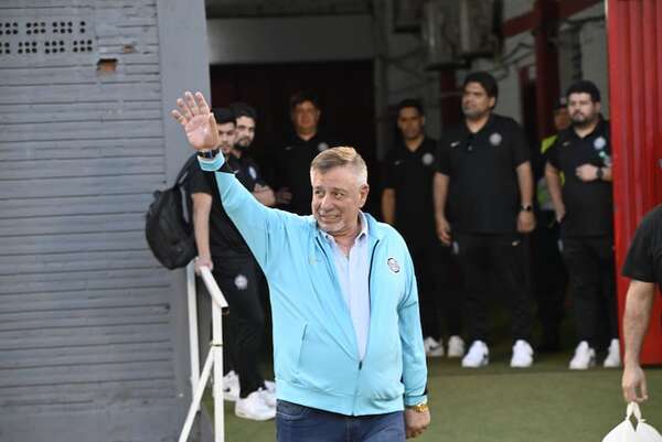 Olimpia, de la mano de La Leyenda - Fútbol - ABC Color