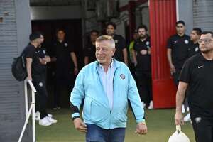Éver Hugo Almeida:  “Lo que hicimos más que nada fue quitarle la presión a los jugadores” - Olimpia - ABC Color