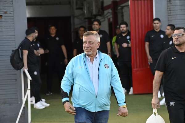 Éver Hugo Almeida: “Lo que hicimos más que nada fue quitarle la presión a los jugadores” - Olimpia - ABC Color