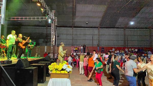 Gran concurrencia de gente en la 18ª edición del Festival del Quebracho en Puerto Casado