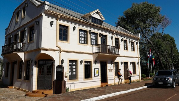Colonias Unidas, el crisol de razas en el escaparate mundial