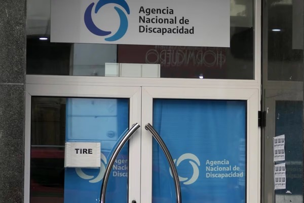 Allanan oficinas en Argentina por presuntos sobornos en agencia de discapacidad - ADN Digital