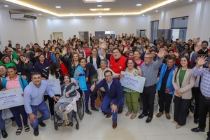 Más de 10.000 familias de Guairá reciben apoyo con programas sociales - ADN Digital