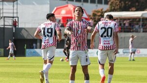 San Lorenzo gana y mantiene la ilusión