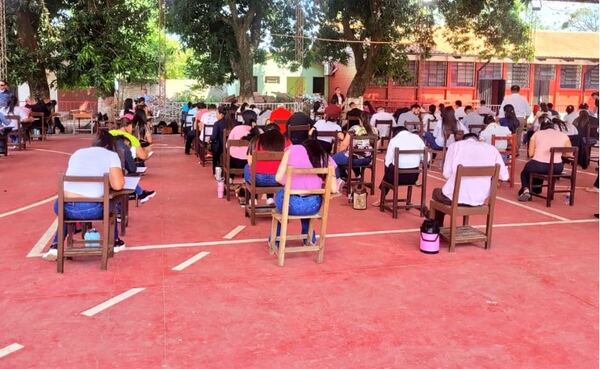 Docentes se postulan para 29 institutos de formación docente