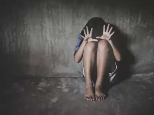 Una mujer condenada a 22 años por abuso sexual en niños y violación del deber del cuidado - Policiales - ABC Color