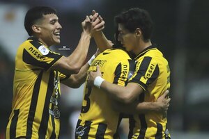 Versus / Guaraní goleó a General Caballero y es nuevo puntero del torneo Clausura