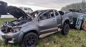 Un muerto y varios heridos dejó un vuelco de camioneta que transportaba caballos