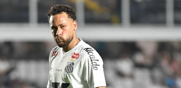 Versus / Neymar contradice a Ancelotti y dice que quedó fuera de la lista de Brasil "por opción técnica"