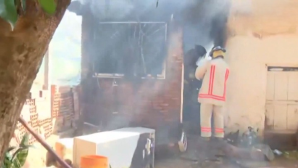 Quemó la casa de su hermano porque apagó su equipo de sonido