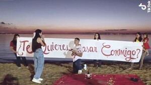 Le pidió casamiento en la playa: “Quiero estar con ella toda la vida”
