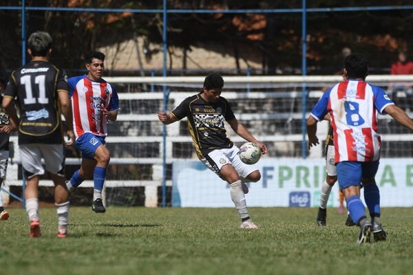 La tercera división tiene cuatro lideres tras la fecha 21