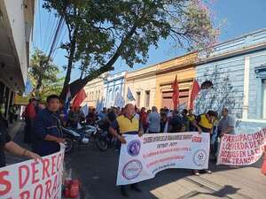 Huelga del transporte: choferes defienden medida pese a partido de la Albirroja - Nacionales - ABC Color