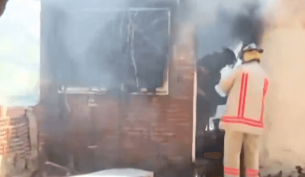 Pelea de hermanos terminó en un incendio en la ciudad de Lambaré - Noticiero Paraguay