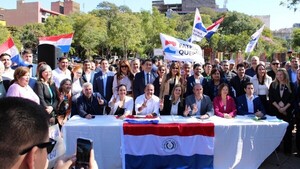 Kattya González descarta candidatura y apuesta a la unidad opositora en Asunción