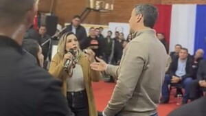 Concejala de Luque denuncia a Santiago Peña por violencia política y contra la mujer
