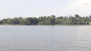 Joven con orden de captura es detenido tras intentar escapar lanzándose al lago Acaray