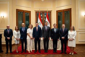 Reciben credenciales y juran nuevos embajadores