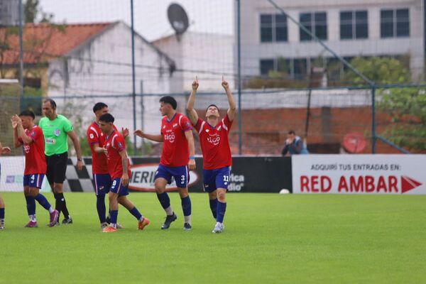 Triunfo de 1° de Marzo en el cierre del capítulo 15