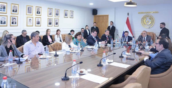Senado tiene como moción de preferencia tratar reforma de transporte