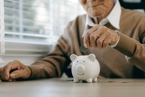 Lanzan campaña para que jubilados del IPS accedan a reintegros y beneficios especiales - MarketData