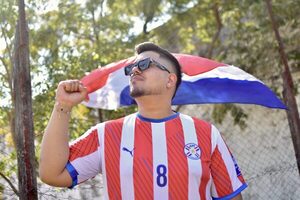 Popular / (VIDEO) ¡Tito Larra lanza una nueva canción para la Albirroja!