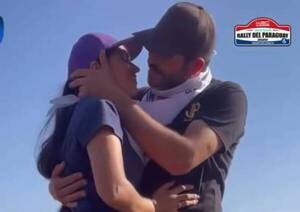 Llevó a su "permiso" al rally y le pidió matrimonio en medio de la carrera