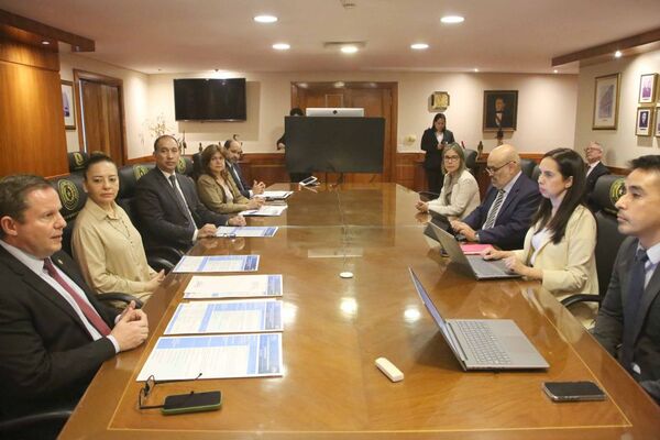 Reunión sobre infraestructura física y tecnológica para el RUN