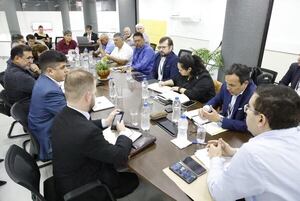Tripartita para destrabar huelga de choferes continúa esta tarde - Economía - ABC Color