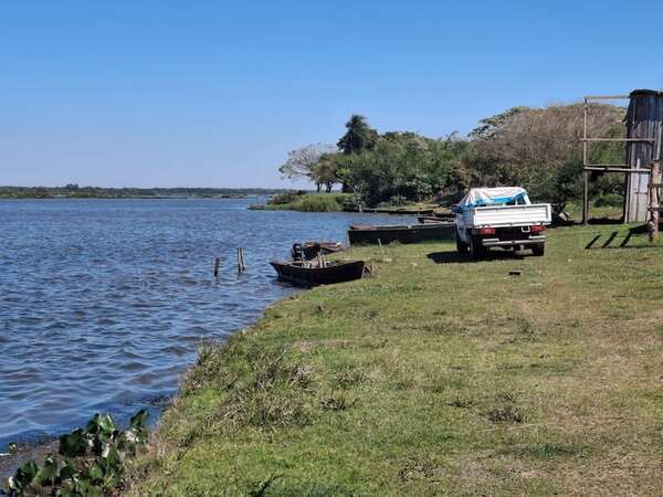 En puerto de Ayolas la altura del río Paraná es solamente de 46 cm - Nacionales - ABC Color