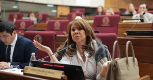 Celeste apunta a Nenecho: "Usó todo el aparato para que su señora sea senadora"
