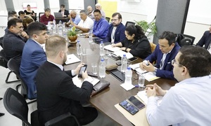 Choferes del transporte público y autoridades llegan a un principio de acuerdo para destrabar huelga - OviedoPress