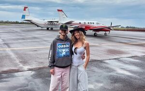 Popular / El mensaje que dedicó a Paraguay la novia modelo del piloto de rally Oliver Solberg