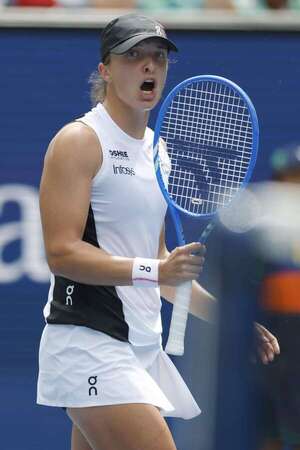 Swiatek tritura a Alexandrova rumbo a cuartos del US Open - Polideportivo - ABC Color