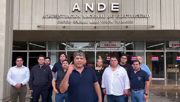 Sitrande anuncia paro y marcha hoy contra proyecto de “superministerio” - Economía - ABC Color