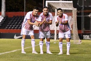 Versus / El paraguayo que zanja su carrera en Europa y se muda al fútbol árabe