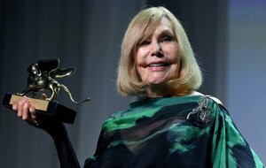 Kim Novak recibe el León de Oro a la trayectoria en el Festival de Venecia