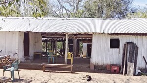 Hijo adoptivo se quedó con las vacas y la tarjeta de su mamá