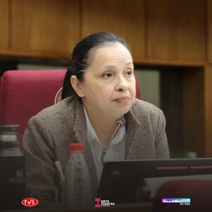 YOLANDA PAREDES CRITICA A KATTYA GONZÁLEZ: “SU EGO NO LE PERMITE VER AL ELEFANTE SENTADO EN SU COCINA” - «TVS DIGITAL»
