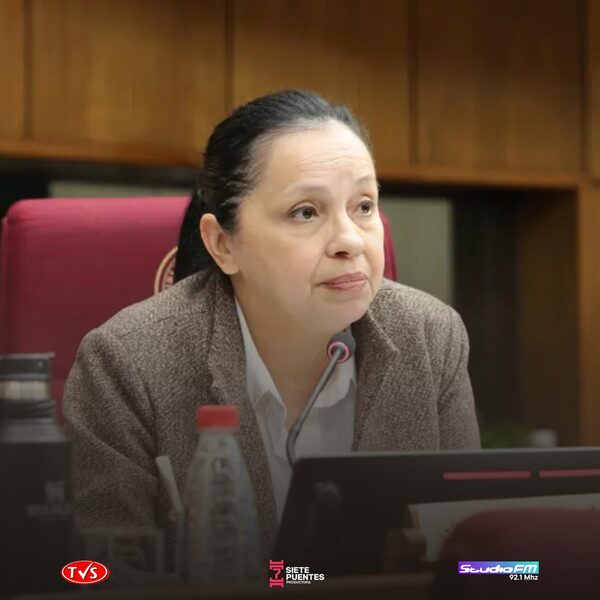 YOLANDA PAREDES CRITICA A KATTYA GONZÁLEZ: “SU EGO NO LE PERMITE VER AL ELEFANTE SENTADO EN SU COCINA” - «TVS DIGITAL»