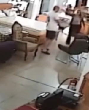 Luque: funcionario municipal propinó brutal golpiza a su expareja - trece