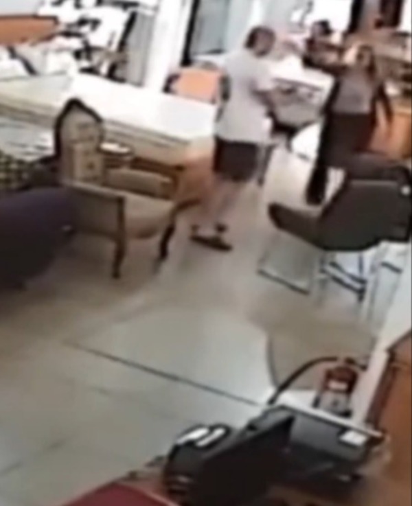 Luque: funcionario municipal propinó brutal golpiza a su expareja - trece