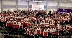 La Nación / Peña homenajeó al Team Paraguay: “Una generación que inspira”