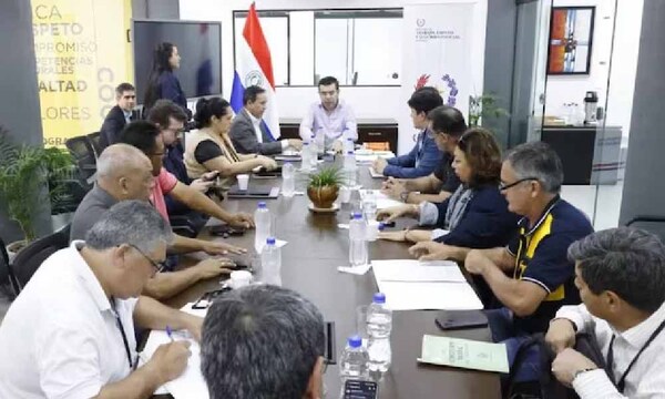 Gobierno busca consenso para evitar huelga de choferes de transporte – Prensa 5