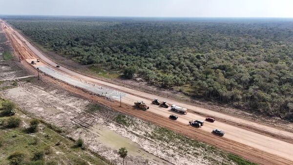Comunidades chaqueñas dejan el barro y el aislamiento con la ruta PY12