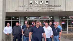 Popular / Funcionarios de la Ande ojapo movilización contra proyecto de Ley: “nosotros vemos como una puerta de privatización”